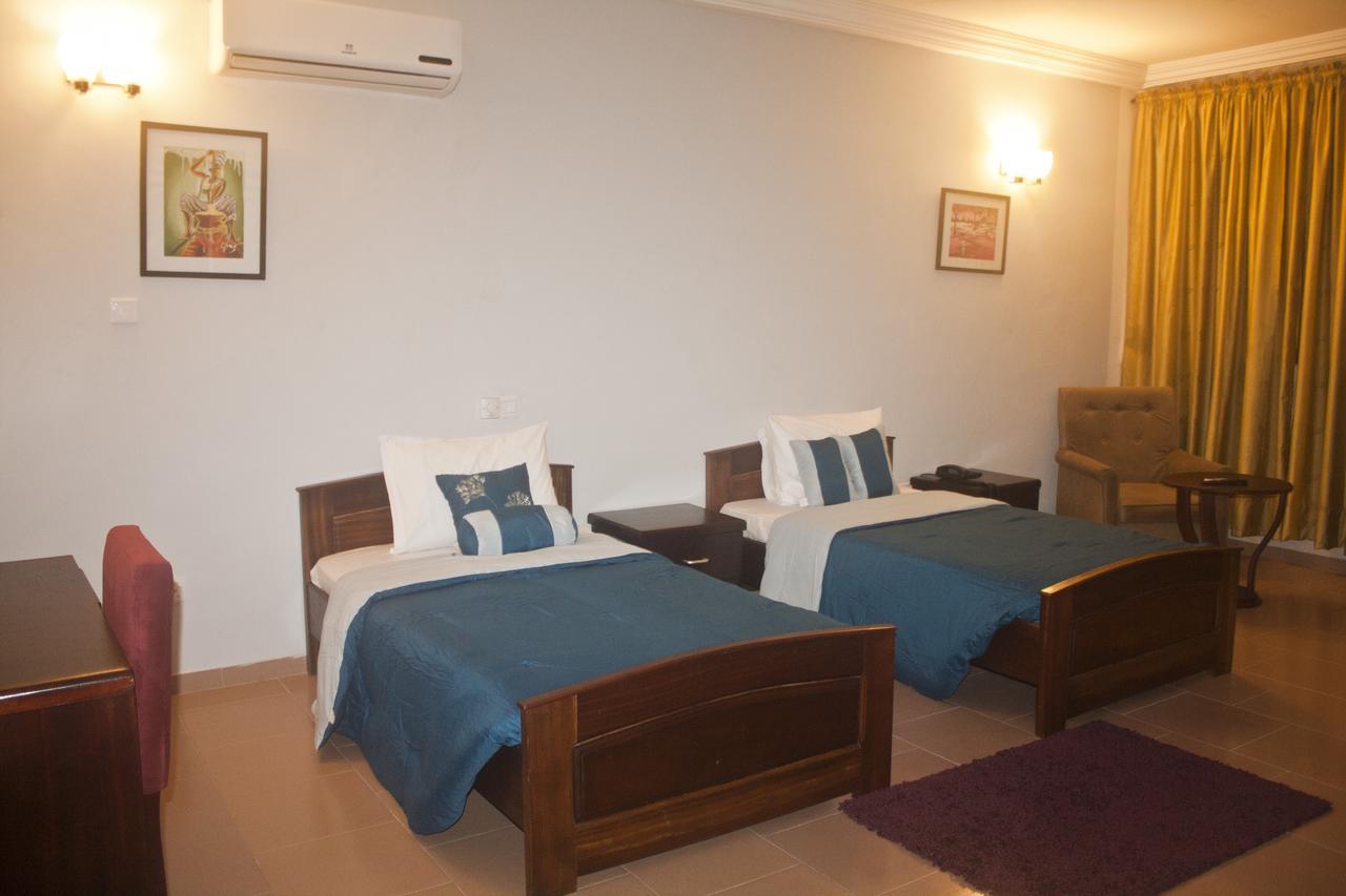 Consir Executive Lodge Accra Kültér fotó