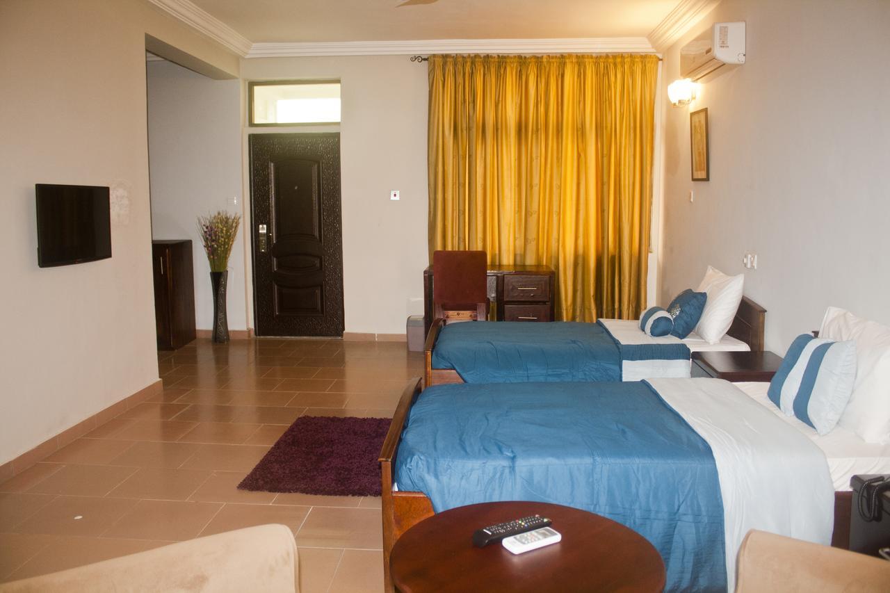 Consir Executive Lodge Accra Kültér fotó