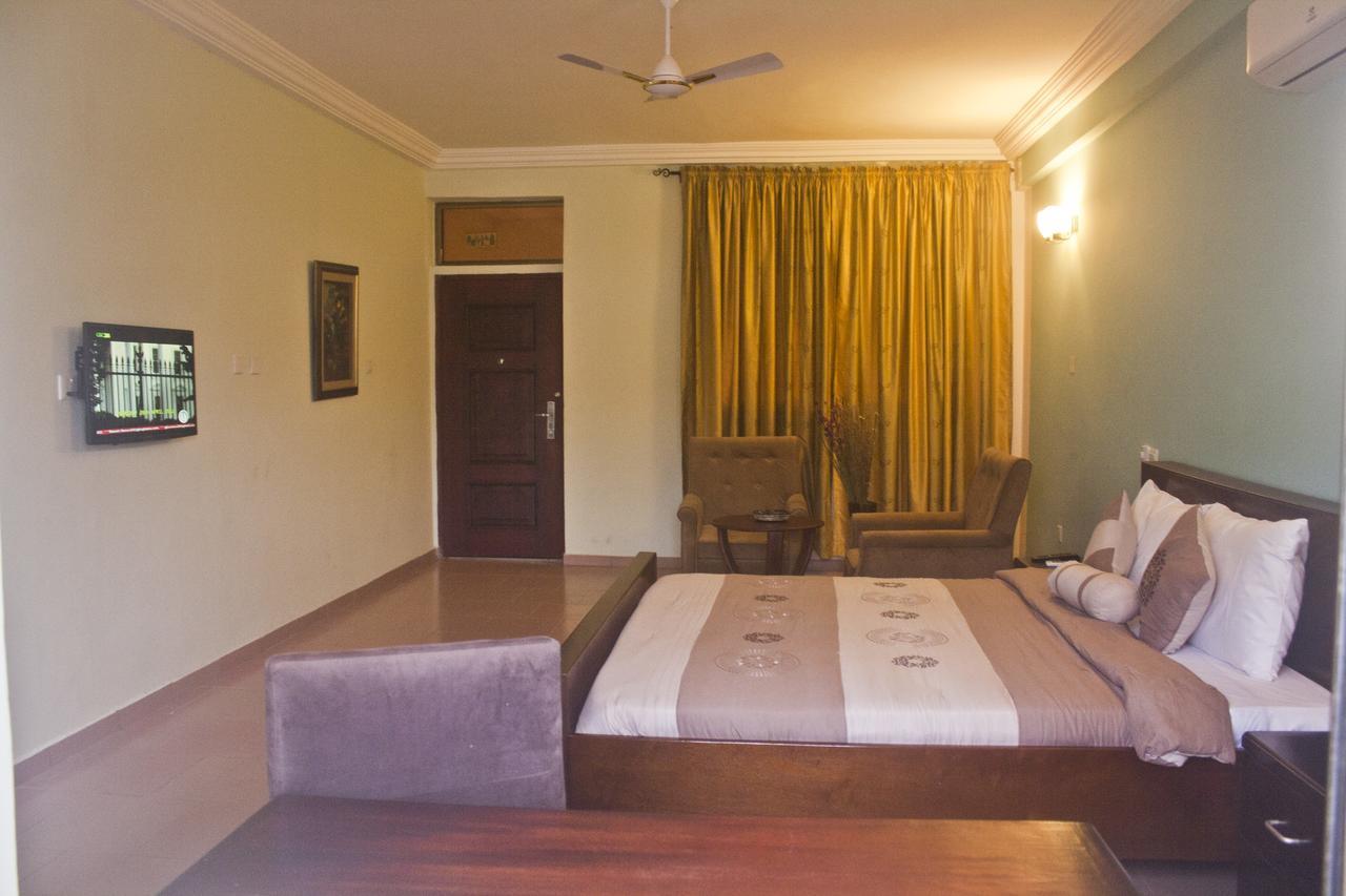 Consir Executive Lodge Accra Kültér fotó
