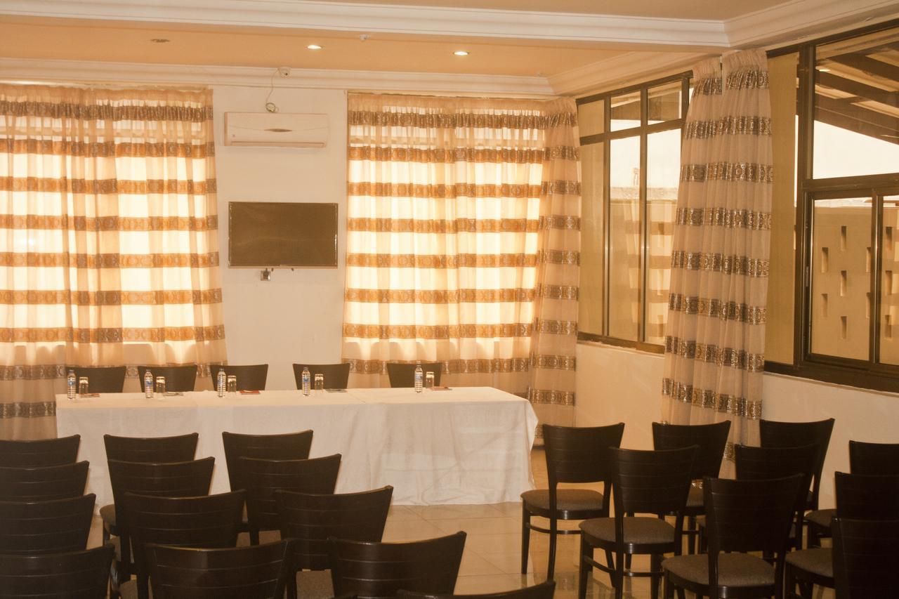 Consir Executive Lodge Accra Kültér fotó