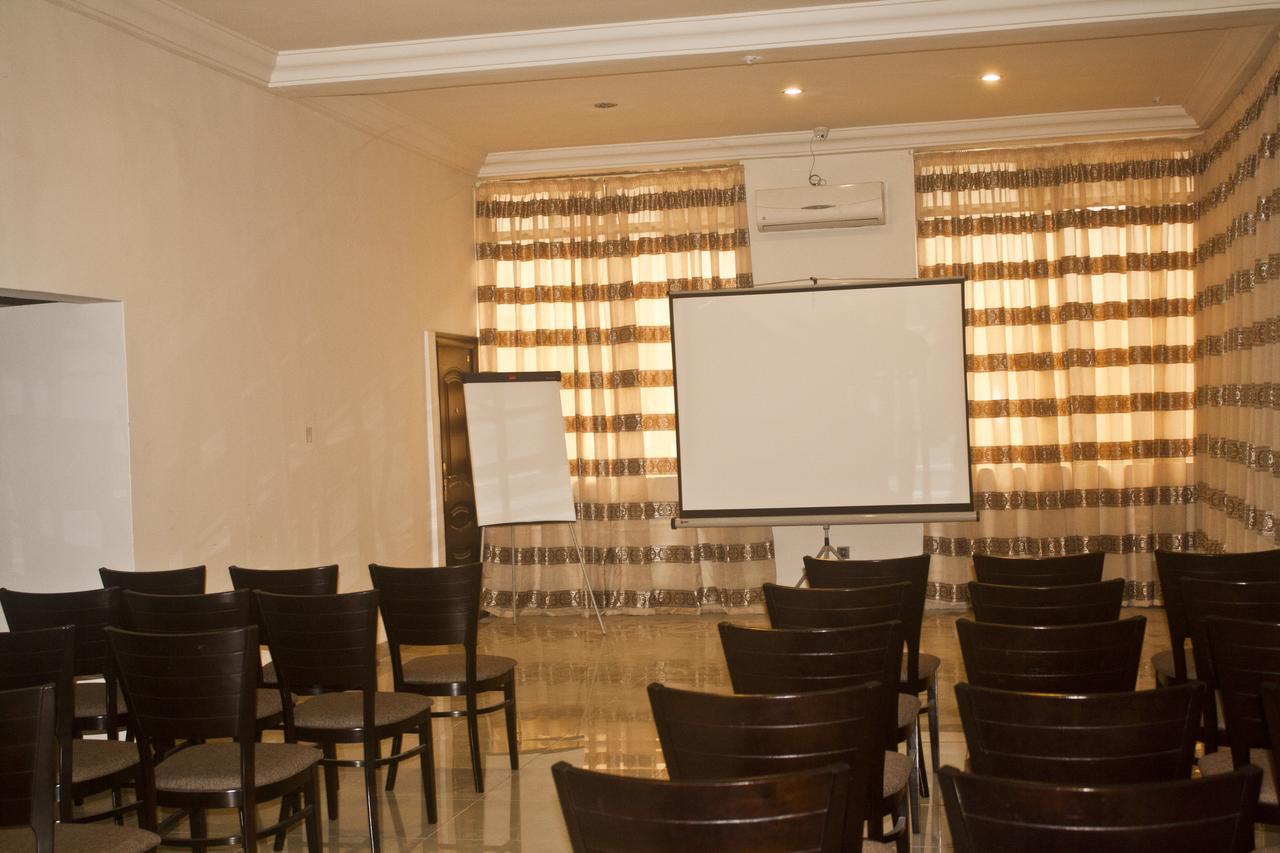 Consir Executive Lodge Accra Kültér fotó