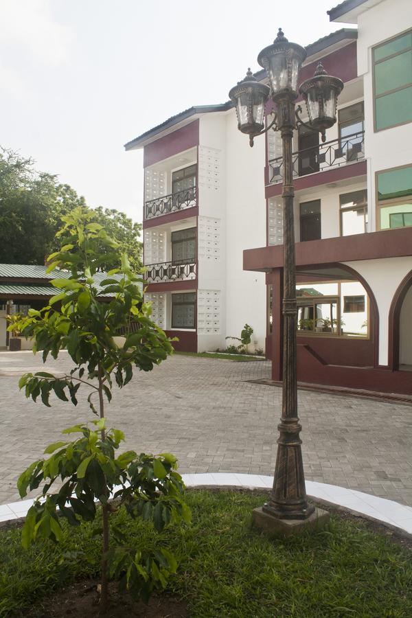 Consir Executive Lodge Accra Kültér fotó