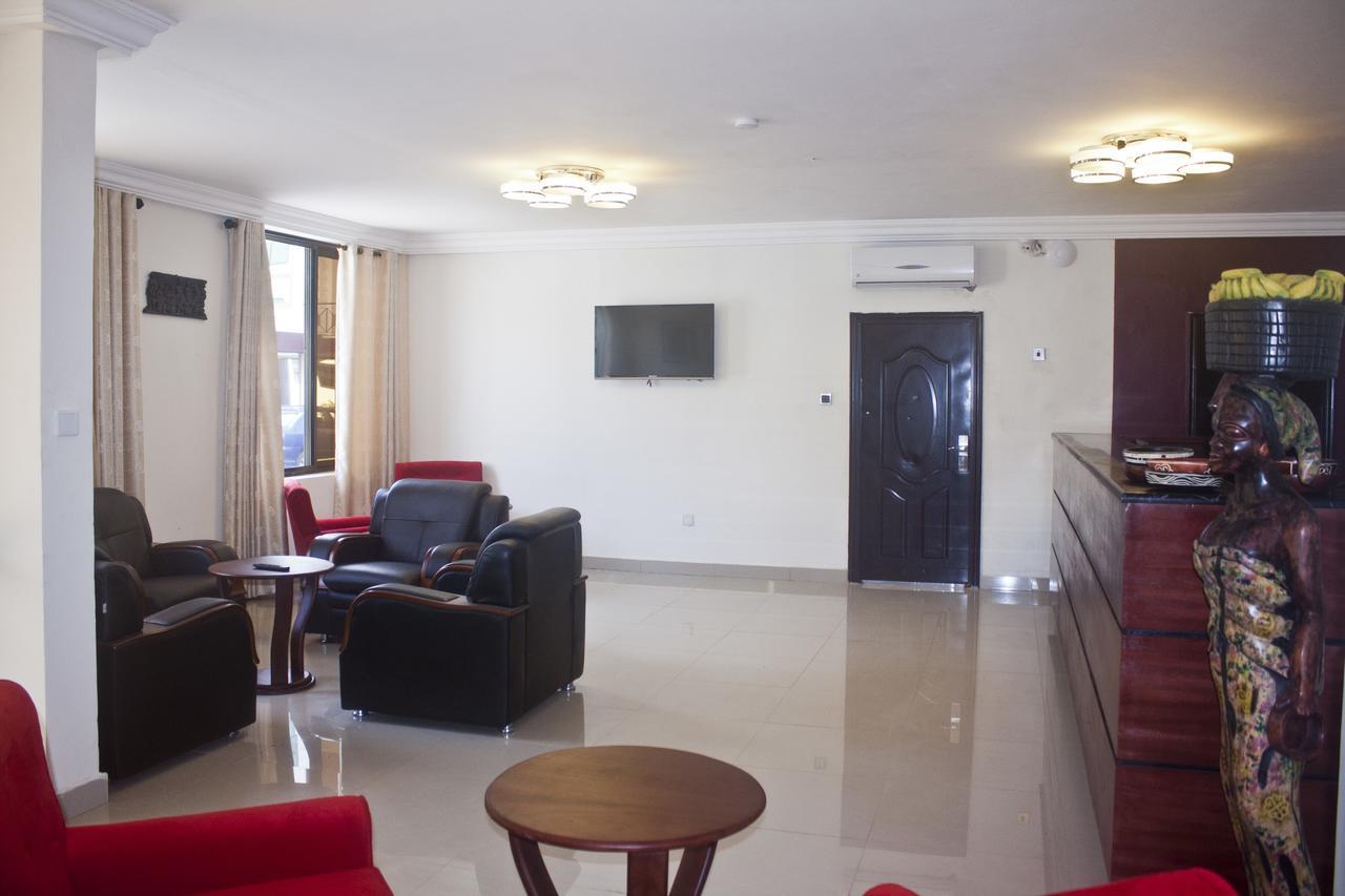 Consir Executive Lodge Accra Kültér fotó