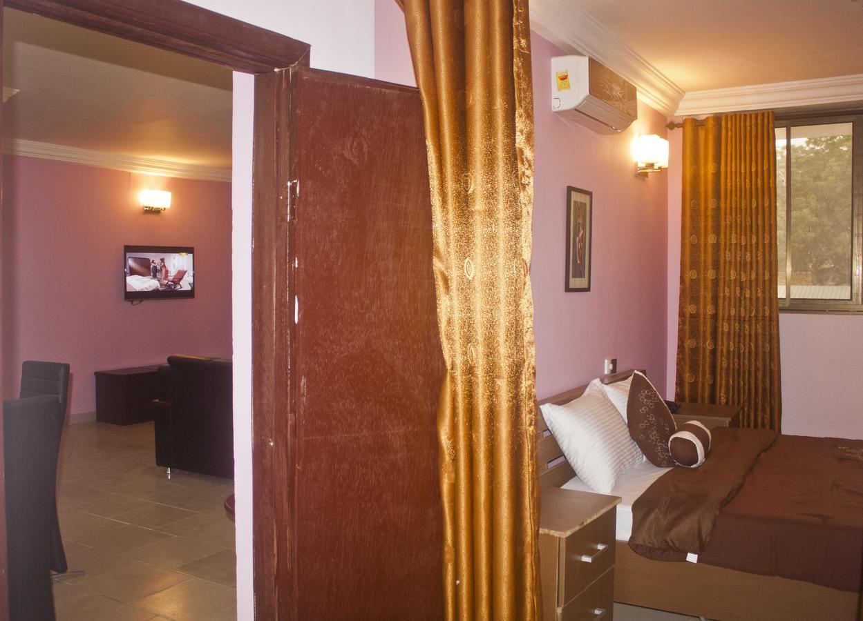 Consir Executive Lodge Accra Kültér fotó