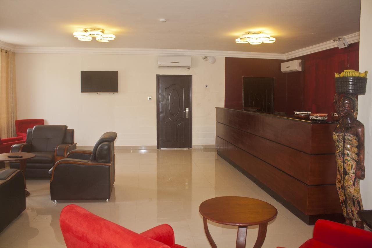Consir Executive Lodge Accra Kültér fotó