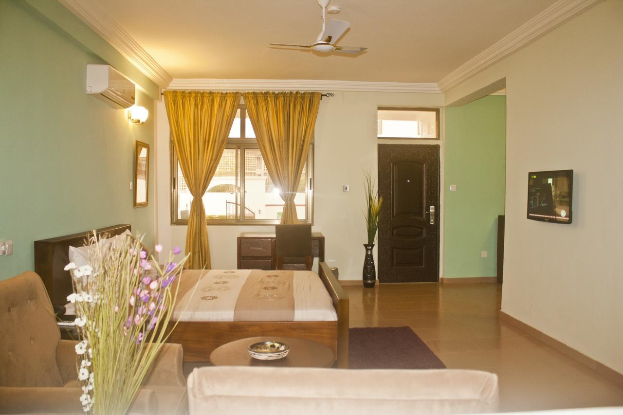 Consir Executive Lodge Accra Kültér fotó